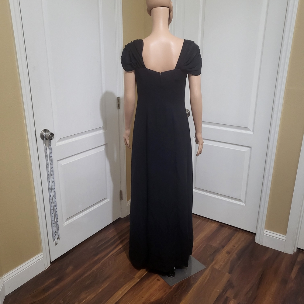 Angelique‎ Elegant Black Evening Gown - Picture 2 of 5
